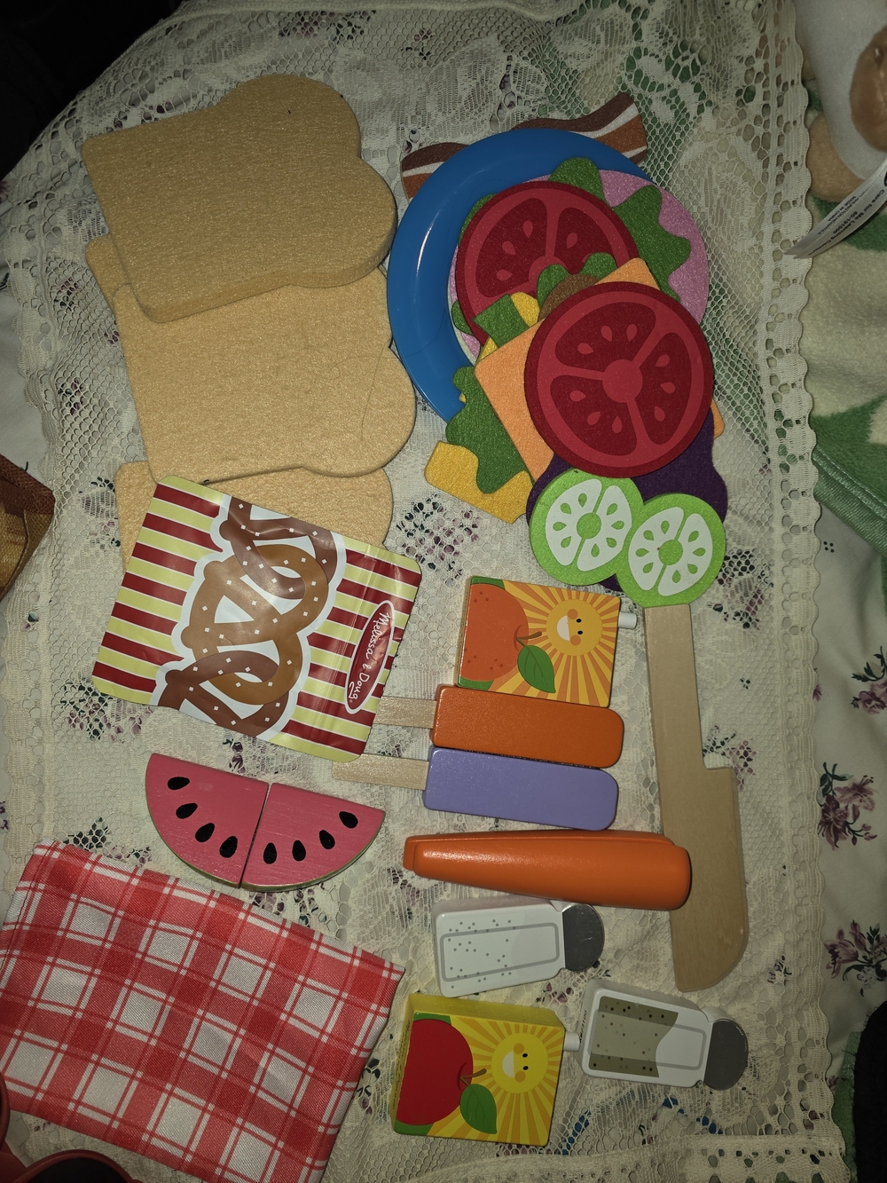 Puppy LOVES To Picnic Wooden & Felt Play Foods